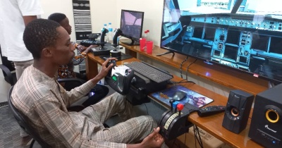 Niger-FPV Drone Anime une Séance de Formation sur la Découverte Aéronautique à la Cité de l'Innovation